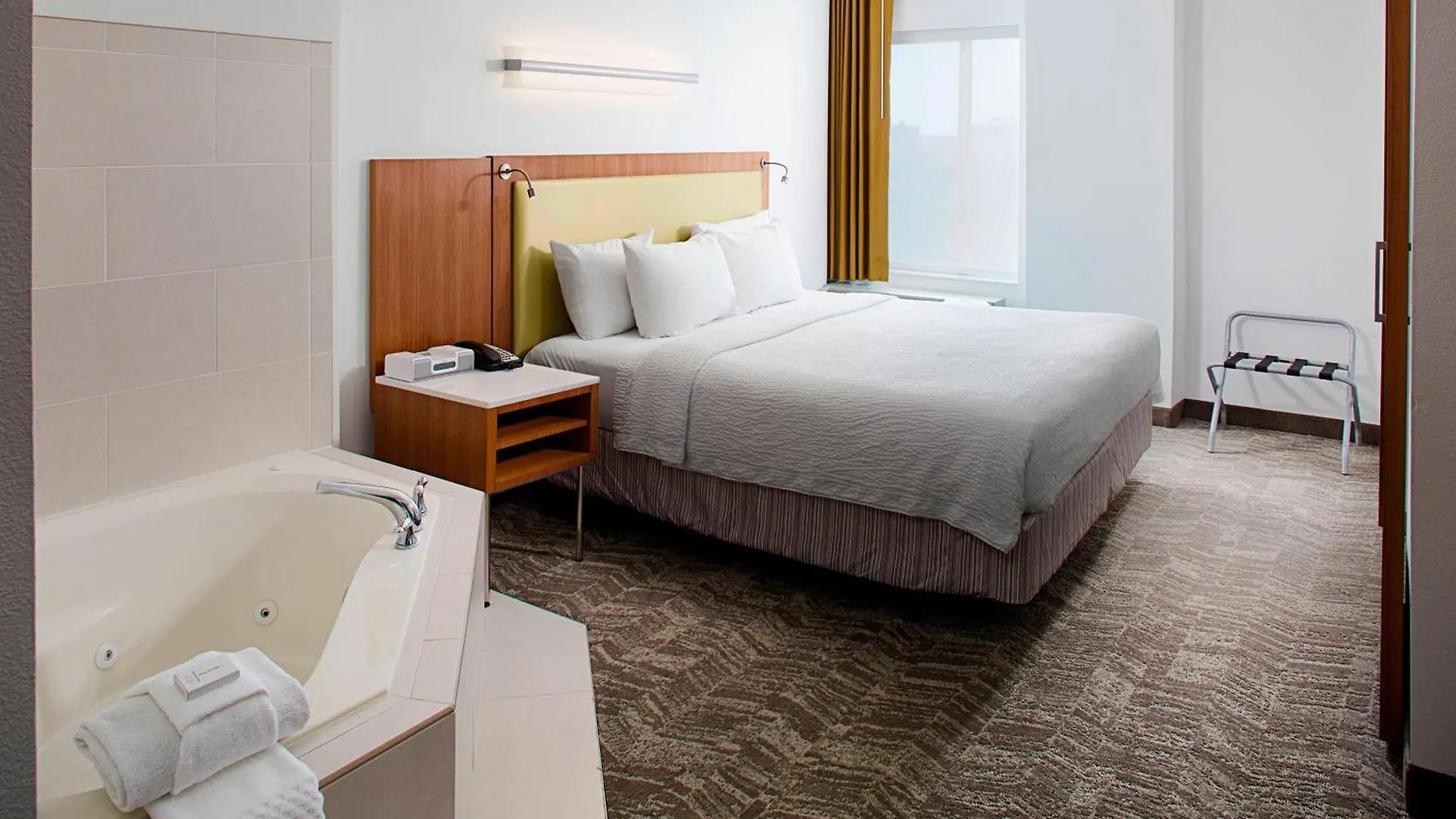 Springhill Suites By Marriott Savannah Downtown Historic District Hotel