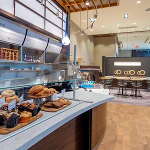 Courtyard By Marriott Queens/fresh Meadows New York