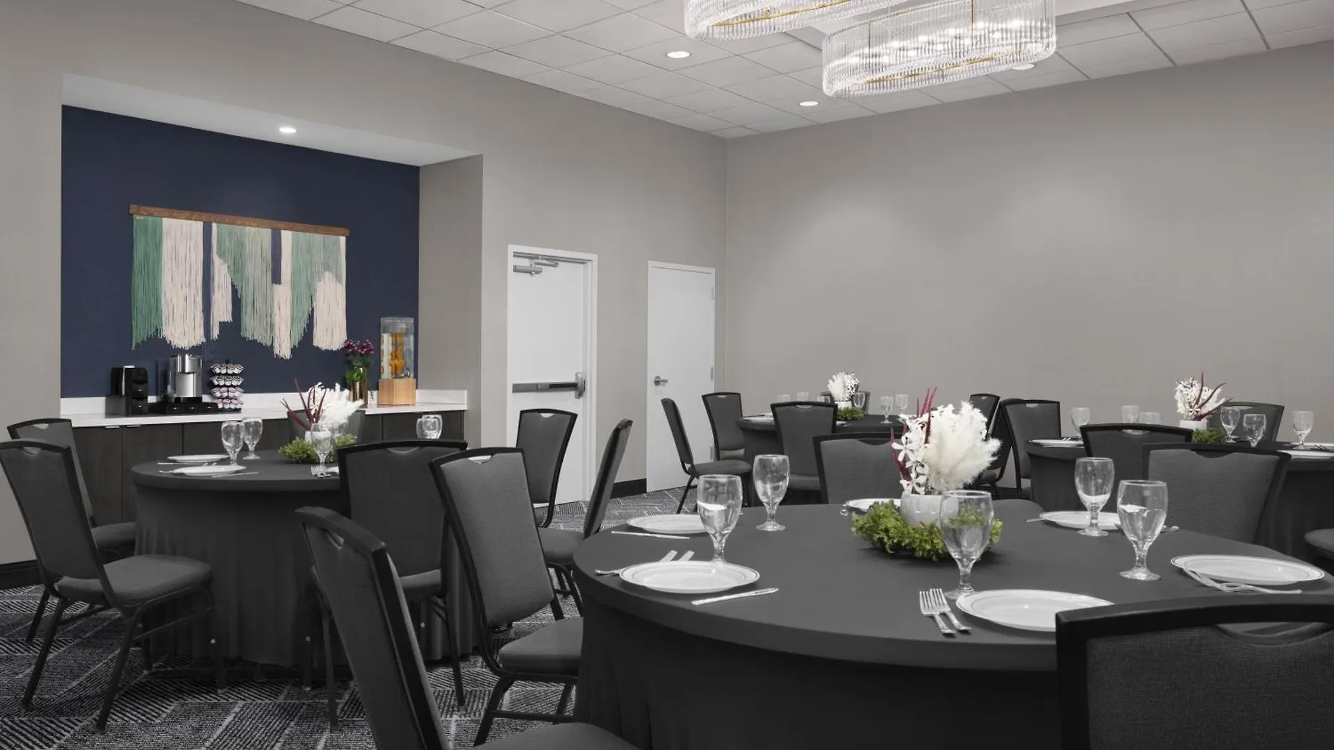 Springhill Suites By Marriott Savannah Downtown Historic District Hotel