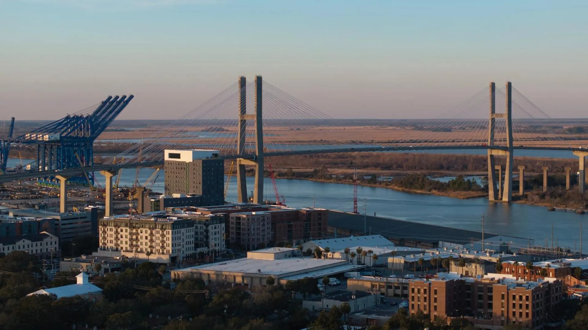 *** Hotel Springhill Suites By Marriott Savannah Downtown Historic District Stany Zjednoczone Ameryki